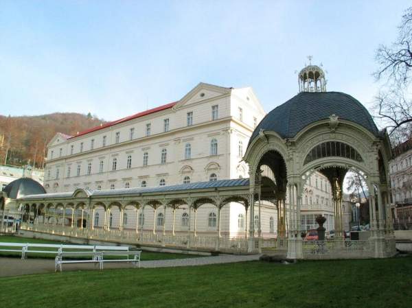 Stadova Kolonada。 卡羅維瓦立