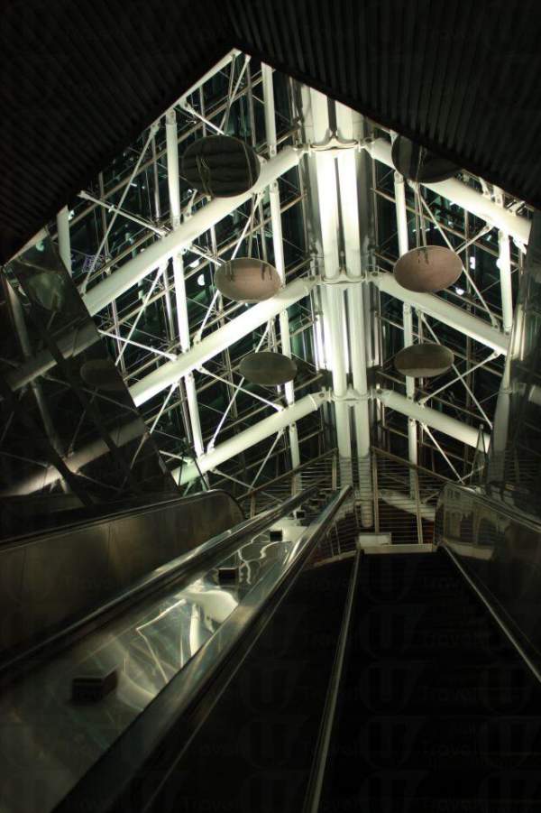 屋頂內部造型,氣勢磅礡。<br /><br /> 高雄