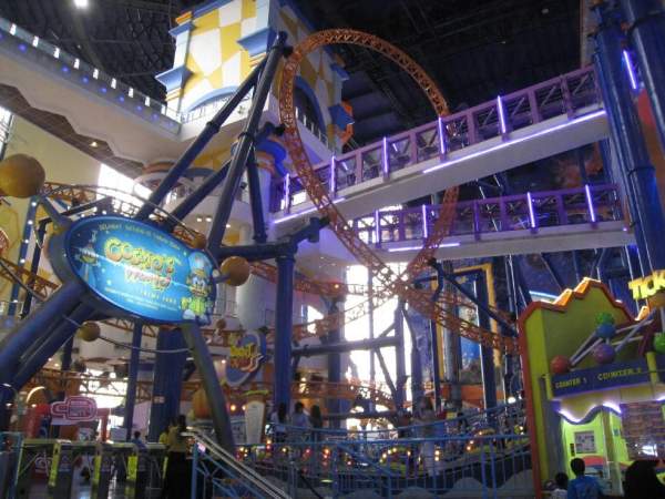 Cosmo's World 是馬來西亞最大型的室內遊樂場,足夠讓遊人消磨一整天。 吉隆坡