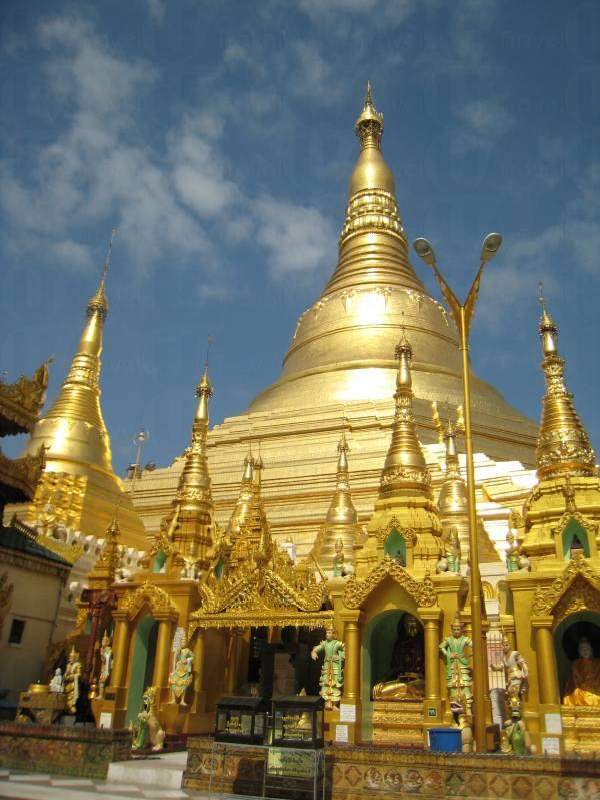 聞說有佛塔由 7 噸多金箔建成,蔚為奇觀。(相片來源:越南航空 Carol) 仰光