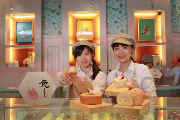 品昂創作洋菓子由神保勝司創立,位於台中的一隅。 台中