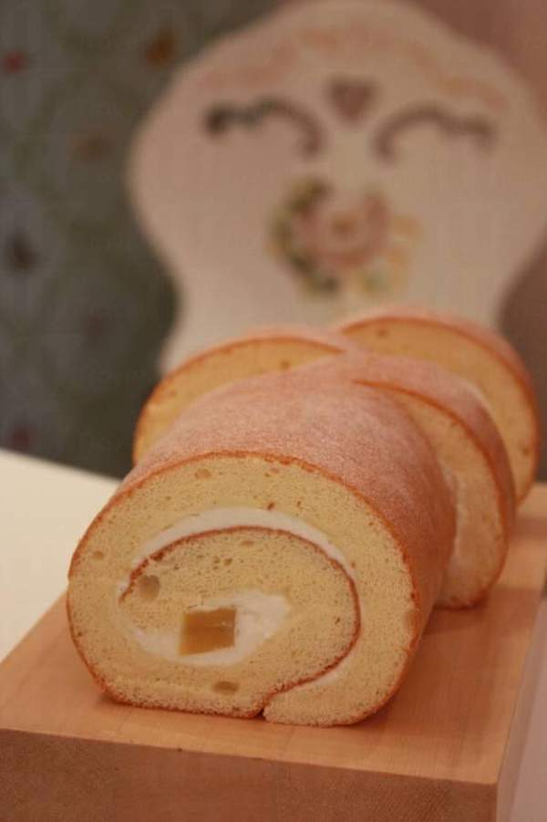 店內的蛋糕卷屬招牌點品,當中的「神保卷」甜而不膩,入口綿密,散發着淡淡的蜂蜜香。 台中