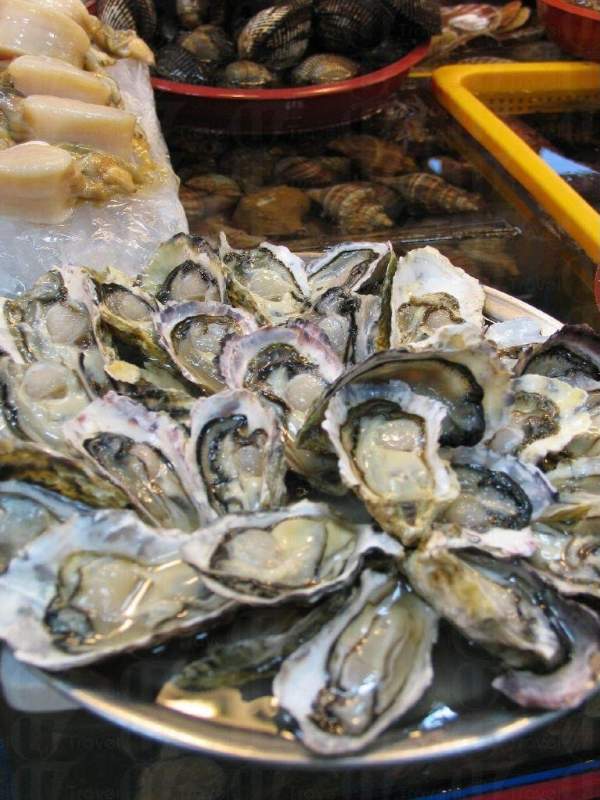 大大盤的生蠔。 釜山