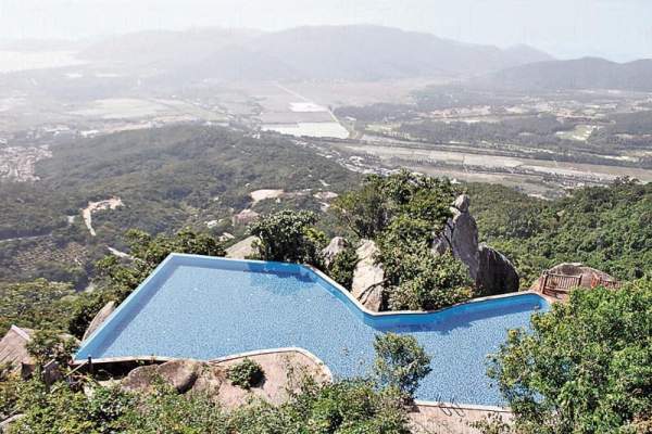 峭壁天池也是《非誠勿擾 2》拍攝地之一。 三亞