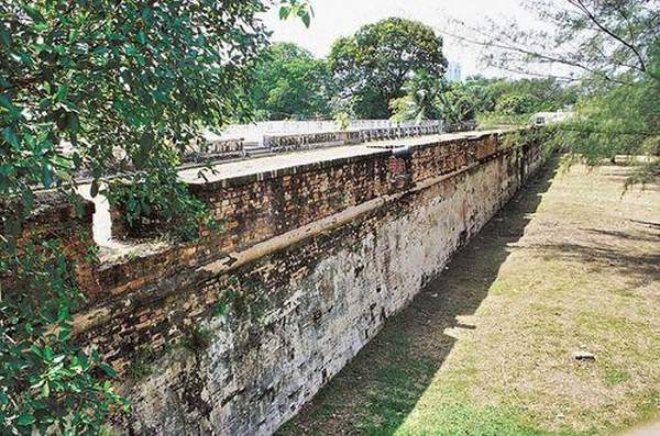 康華利古堡(Fort Cornwallis)原本屬木建築,後來由囚犯搬運石塊改建。(相片來源:劉健雄) 喬治城