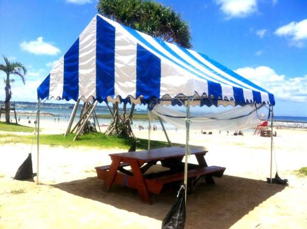 Sunset Beach BBQ 有多種帳蓬可供選擇。 沖繩
