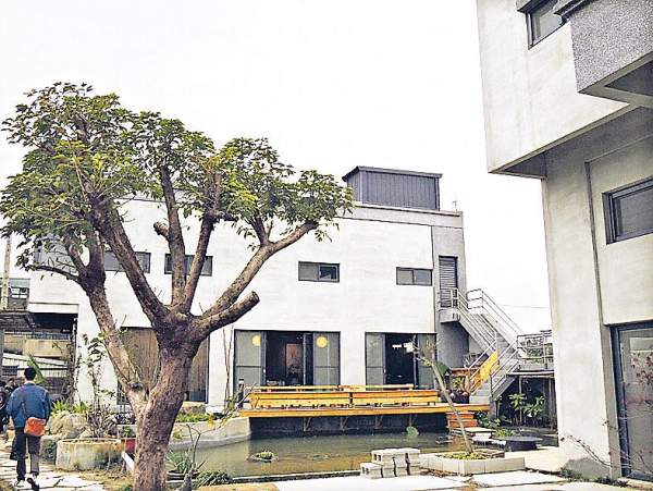 清水板現代派建築的藝之趣客家懷石料理餐廳。 新竹市